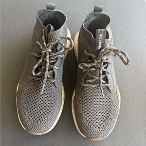 Columbia Women's Black and Gray Sneakers